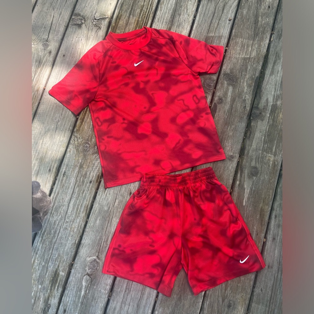 Nike Red Athletic Dri-Fit Tee & Shorts Red Marbled Tie-Dye Boys M 10-12 Outfit